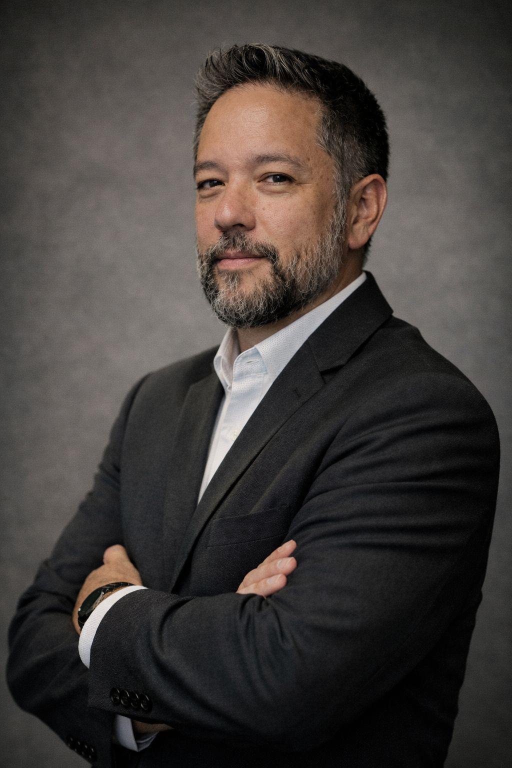 Dr. Alexandre Uema